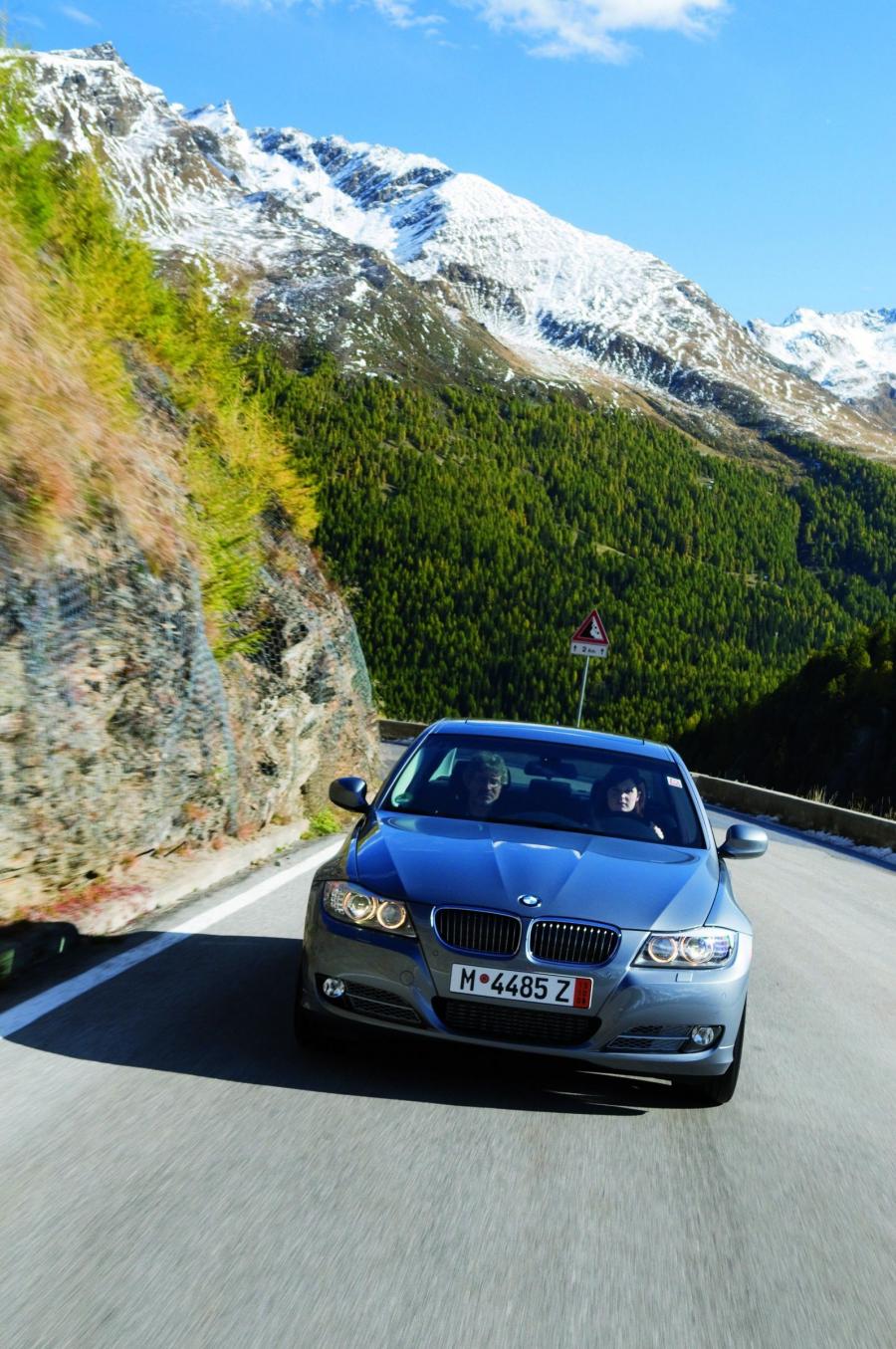 BMW 3-Series 2009 года  (фото 12 из 116)